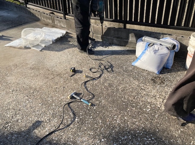 施工中<br />斫り工事をします。