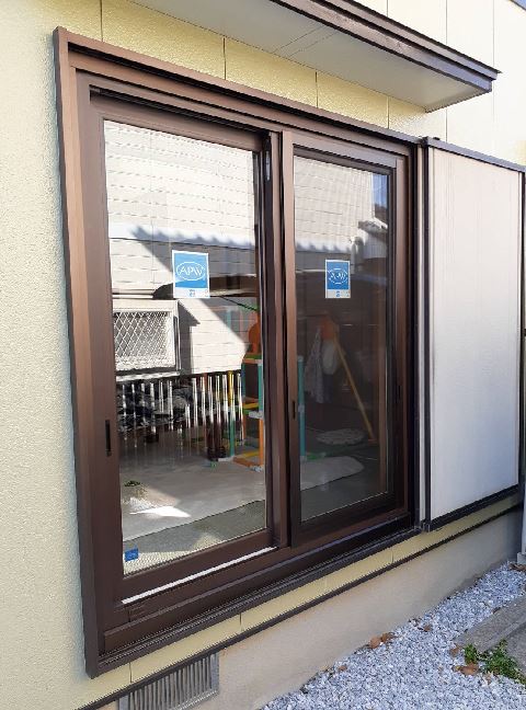 施工後<br />
クリアネット網戸で景色がクリアに見え、開放感があります。