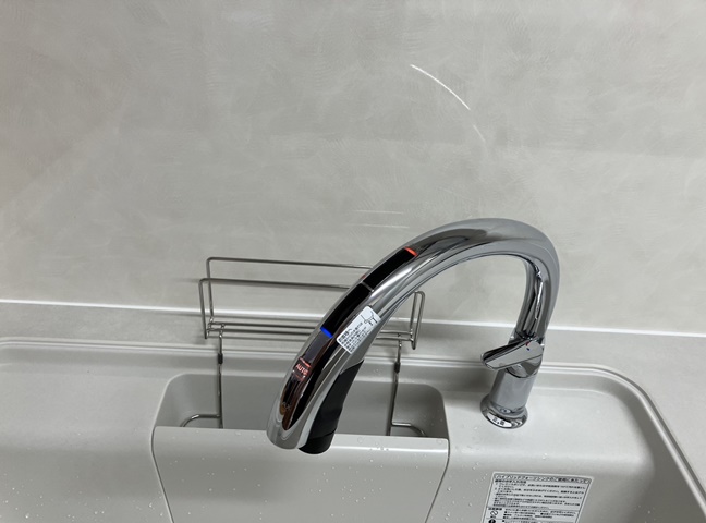 施工後<br />水栓です。<br />手や食器をかざすだけで自動で吐水できるため、物を持ったまま使うことができます。<br />