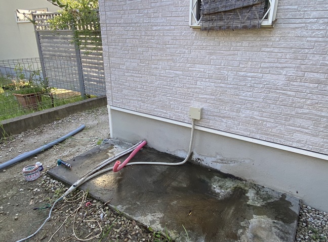 施行中<br />撤去後です。<br />新規商品設置前にきれいに掃除をして設置していきます。