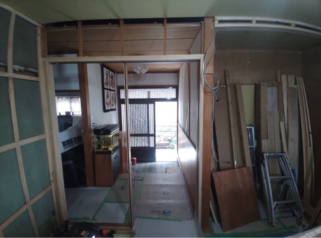 施行中<br />
解体後です。