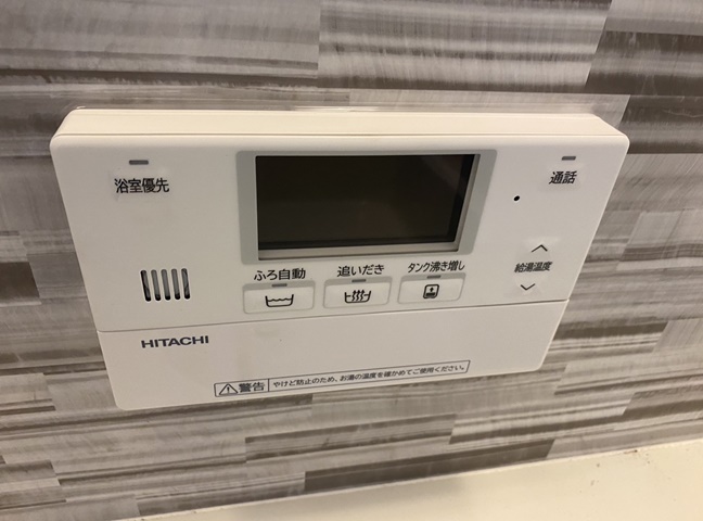 施工後の浴室リモコンです。<br />リモコンの周りはコーキングをして水が入らないようにします。