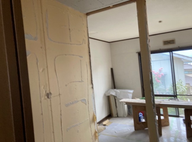 施行中<br />壁下地工事をします。