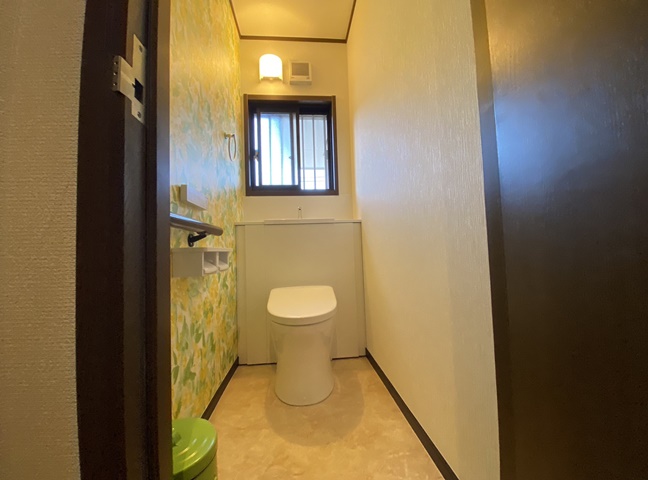 施工後<br />TOTO　レストパルを設置しました。<br />換気扇とライトはセンサー付きです。