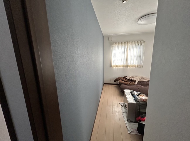 施工後<br />クロスを貼っていきます。