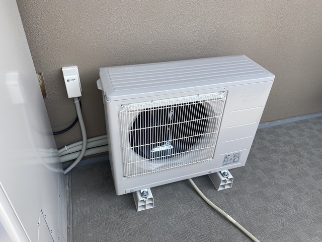 施工後<br />今回はエコキュートに交換なのでヒートポンプを設置します。ヒートポンプの設置場所はお客様と相談して決めます。