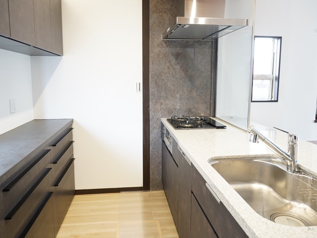 施工後<br />カップボードも設置していますので、収納もたくさんあります。