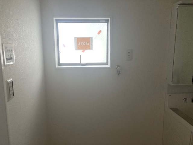 脱衣所の窓です。