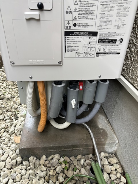 配管工事完了です。あとは脚部カバーを取り付け、試運転します。