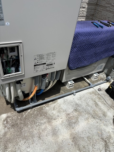 施工中<br />配管工事、電気工事をします。