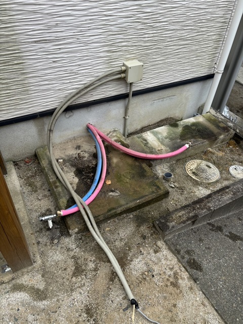 施工中<br />既存機種撤去後です。