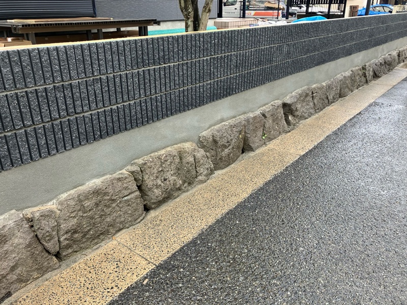 化粧ブロックまでできたところです。<br />ずいぶん印象が変わりました。