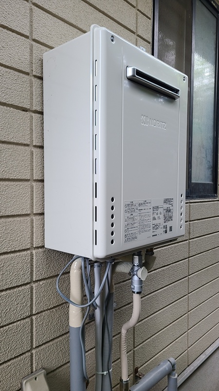 施工後の給湯器です。今回はノーリツ GT-2070SAWで、給湯も追いだきも省エネのガス給湯器です。
