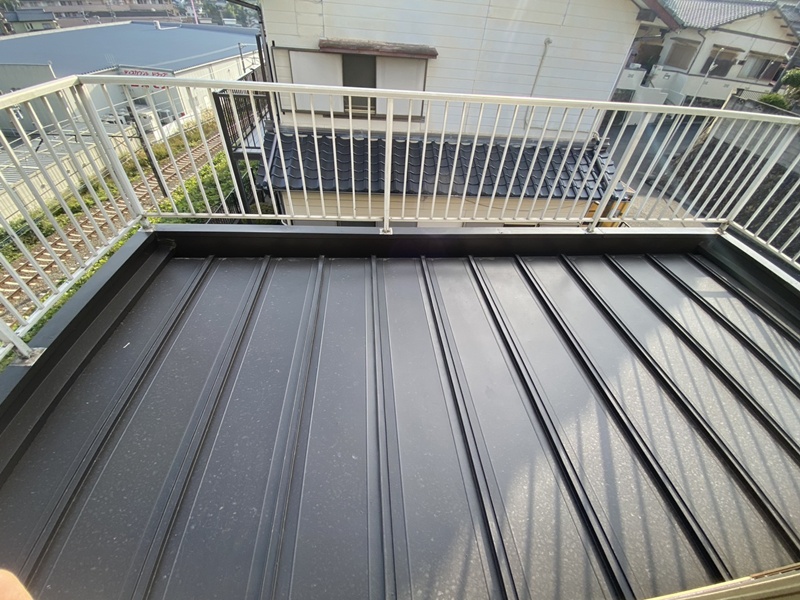 ベランダは塗装で仕上げました。