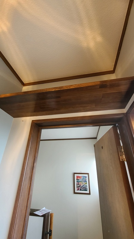 造作した棚はしっかりしていて安心してお使いいただけます。