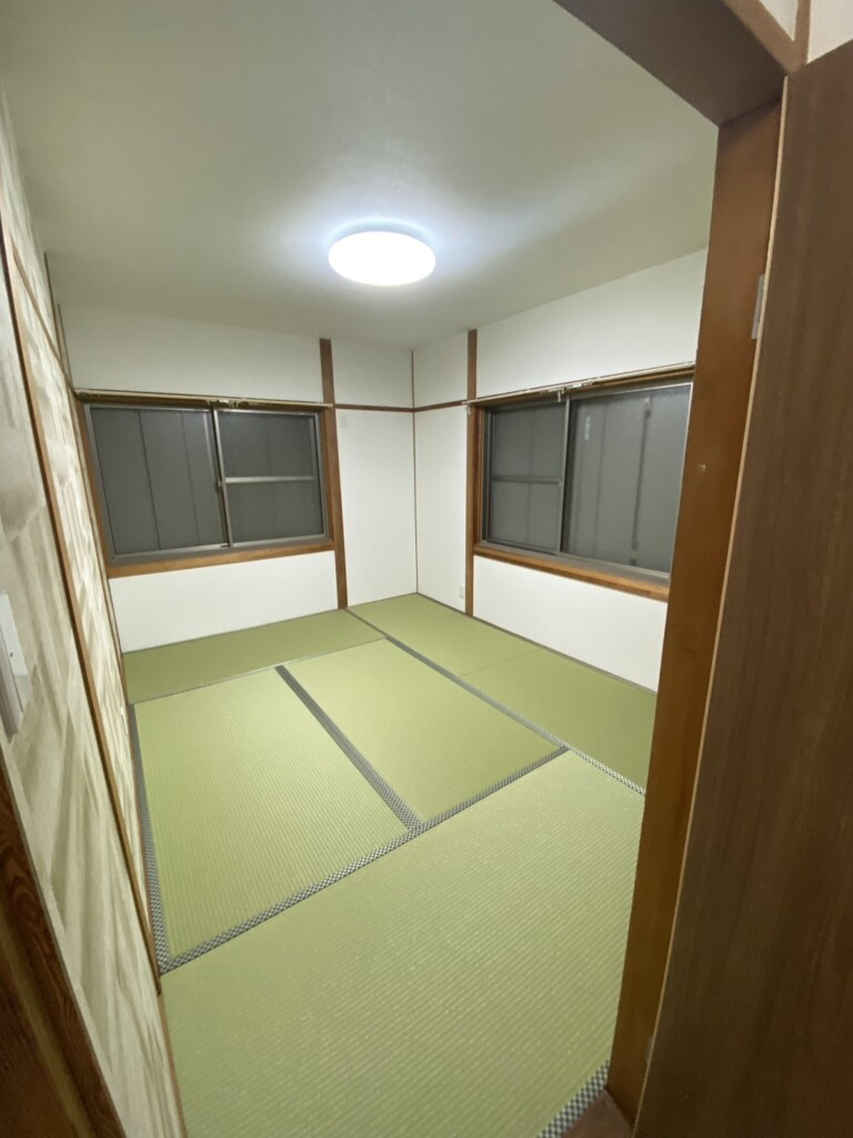 和室の施工後です。畳とクロスがきれいになりました。