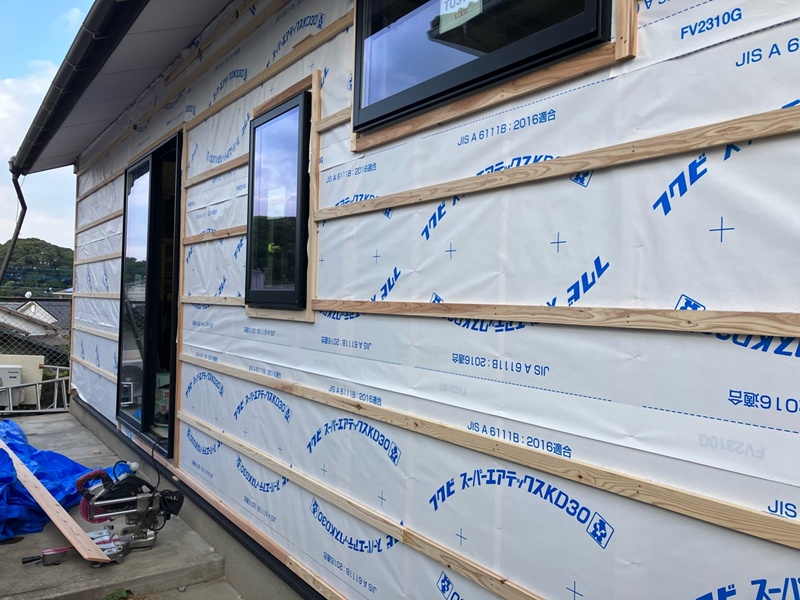 リビングの窓以外はすべて新しく設置しました。しっかり断熱をしています。